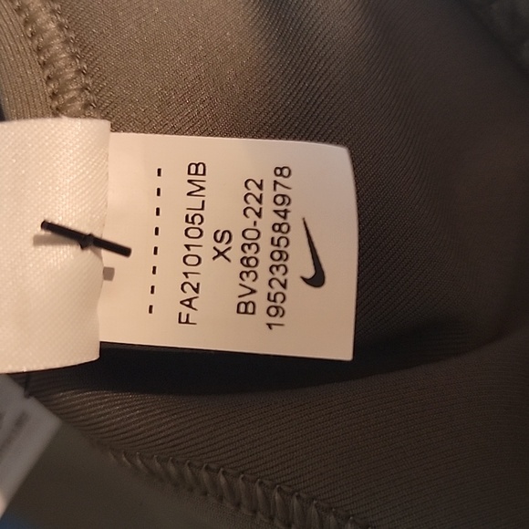 Nike women's sport bra - Picture 5 of 7